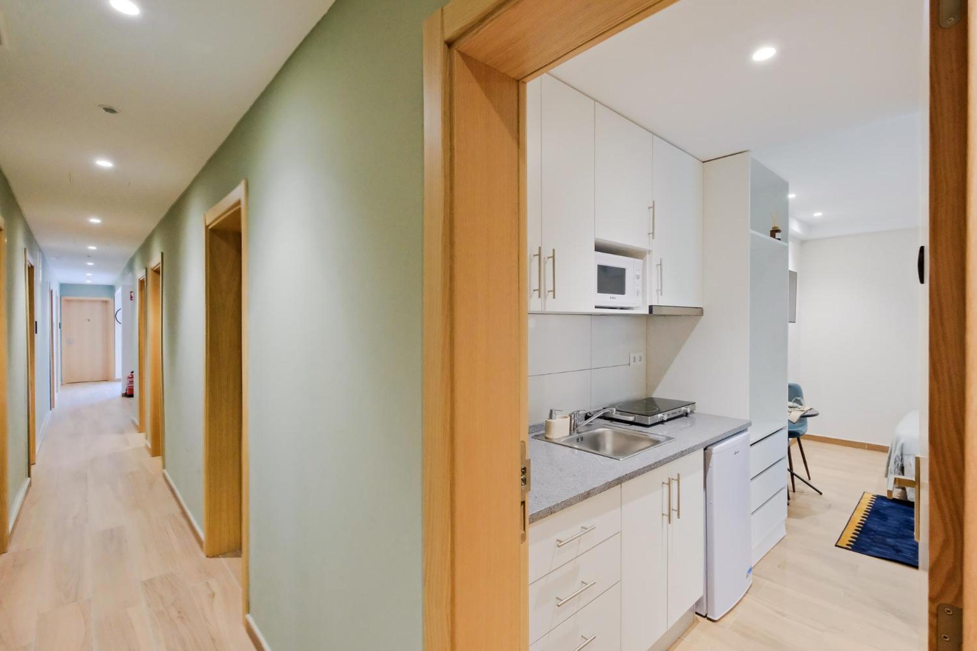 Lovely Fully Equipped Near Subway N7